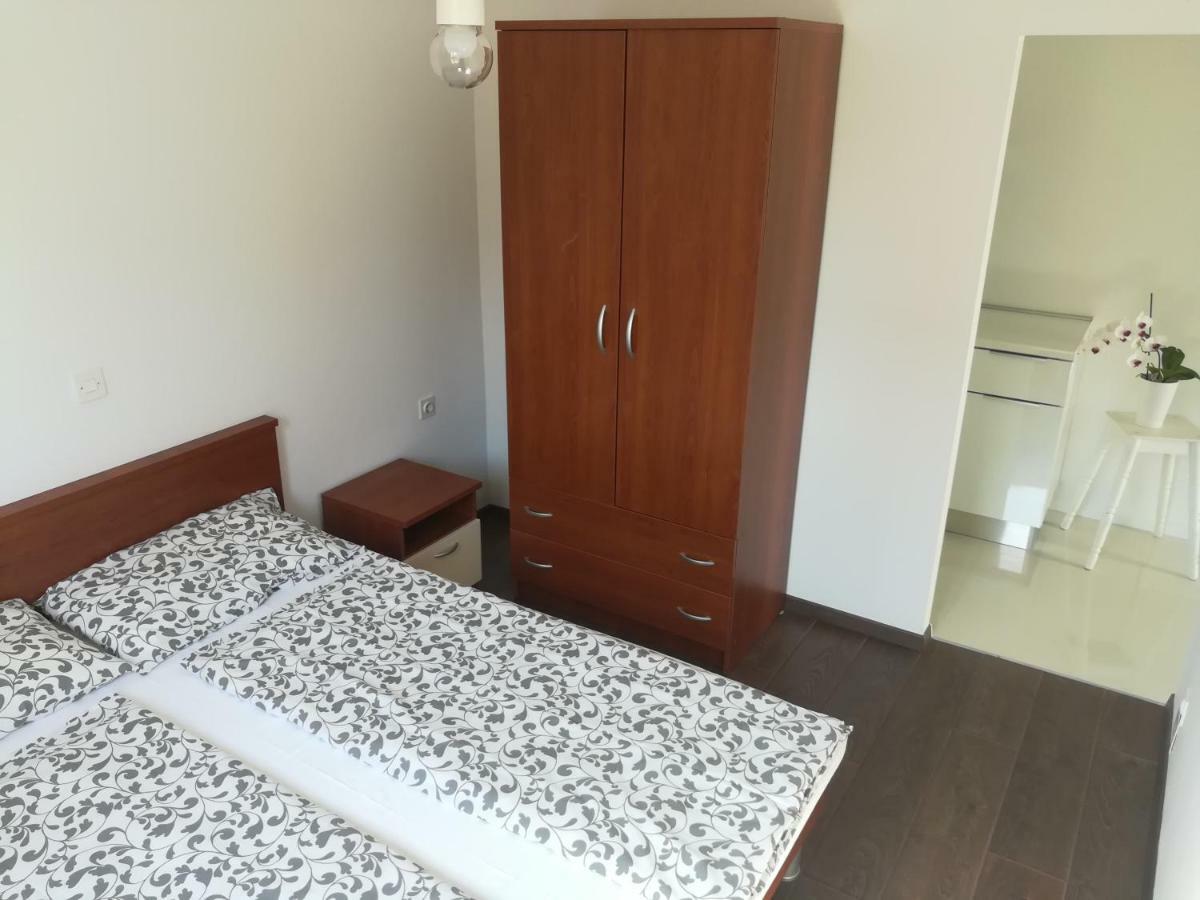 Apartments Mirela Novigrad  Exterior photo