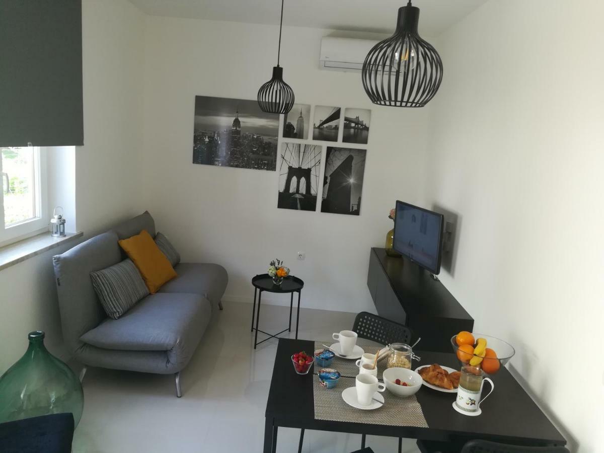 Apartments Mirela Novigrad  Exterior photo